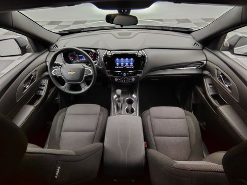 Used 2023 Chevrolet Traverse LT AWD/4WD image 2