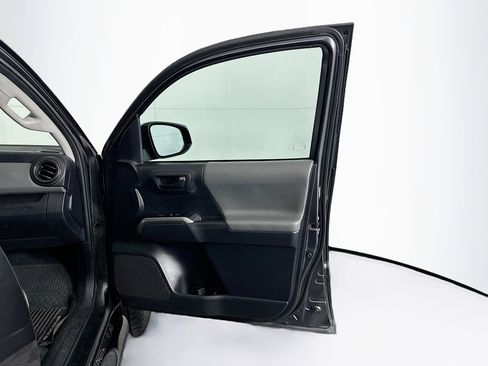 Used 2020 Toyota Tacoma SR5 image 30