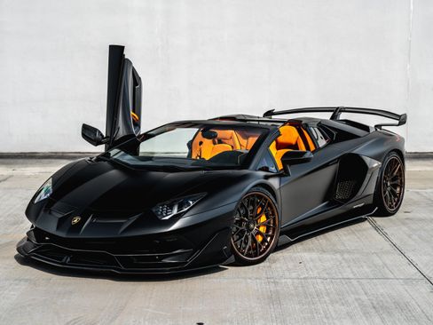 Used 2020 Lamborghini Aventador SVJ AWD/4WD image 29