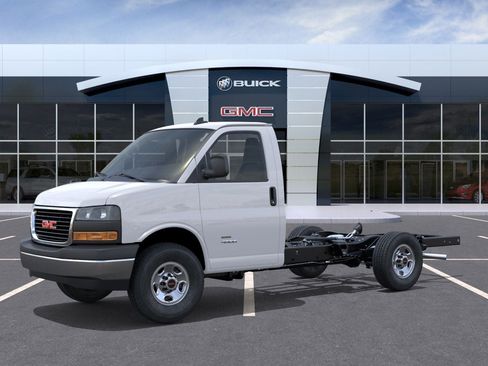 New 2025 GMC Savana 3500 w/ Power Convenience Package RWD image 35