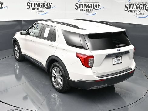 Used 2021 Ford Explorer XLT w/ Equipment Group 202A RWD image 16