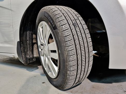 Used 2015 Honda Fit LX image 51