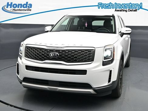 Used 2020 Kia Telluride LX AWD/4WD image 3