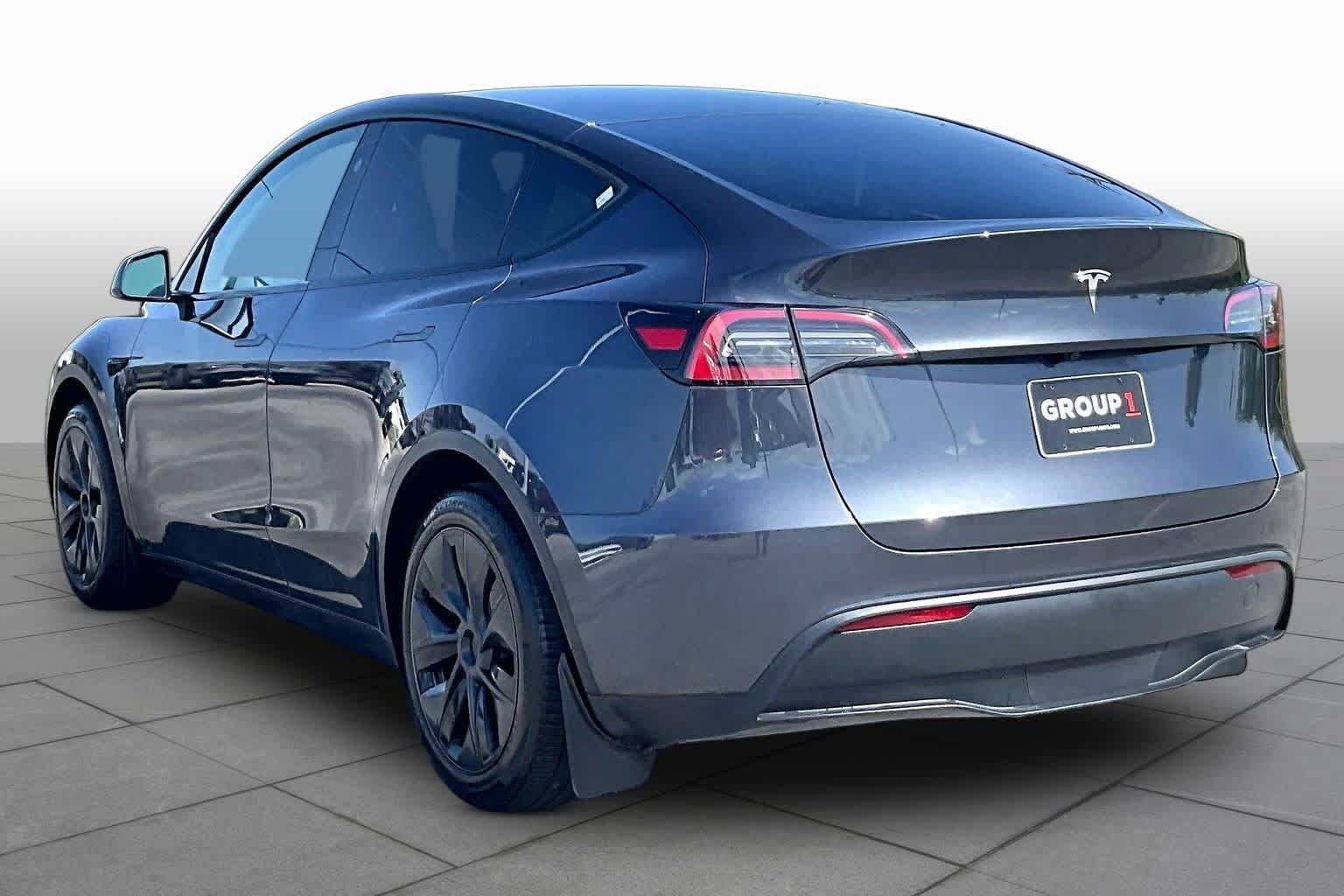 Used 2025 Tesla Model Y Long Range RWD image 10