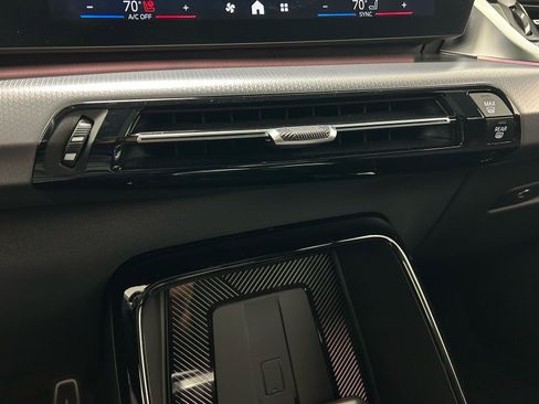 Used 2025 BMW X2 M35i AWD/4WD image 16