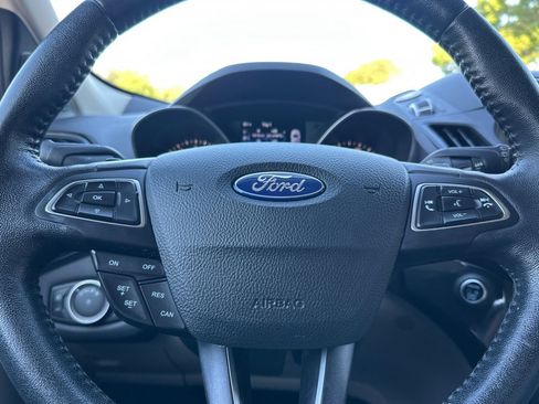 Used 2017 Ford Escape Titanium image 29