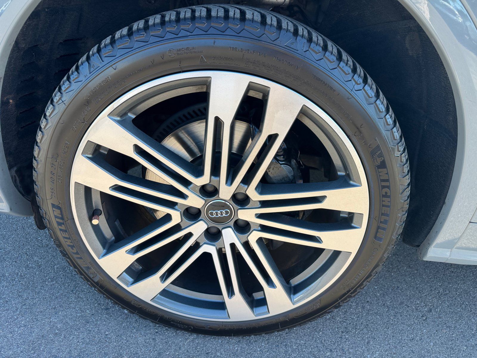 Used 2019 Audi SQ5 Premium Plus w/ Premium Plus Package AWD/4WD image 26