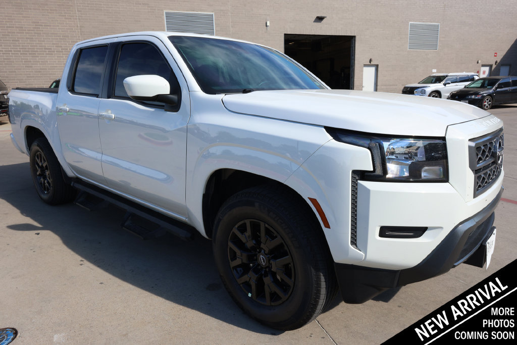 Used 2022 Nissan Frontier SV RWD image 3