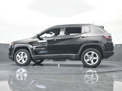 Used 2024 Jeep Compass Latitude image 54