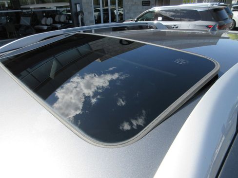 Used 2014 Lexus RX 450h AWD image 16
