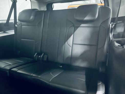 Used 2018 Chevrolet Suburban LT AWD/4WD image 22