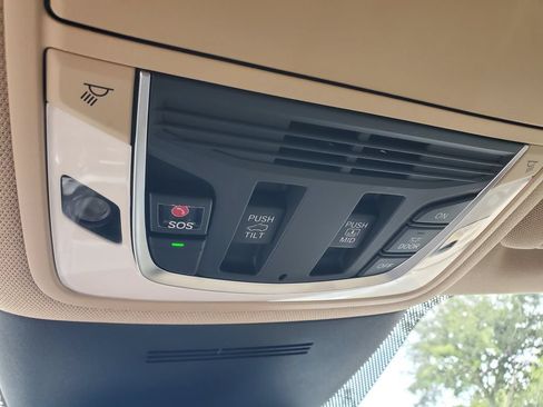 Certified 2025 Acura MDX w/ Technology Package FWD image 34