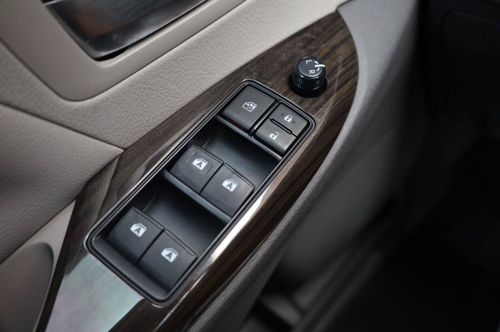 Used 2019 Toyota Sienna XLE Premium FWD image 36