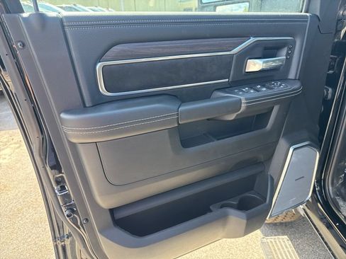 New 2026 RAM 2500 Laramie AWD/4WD image 16