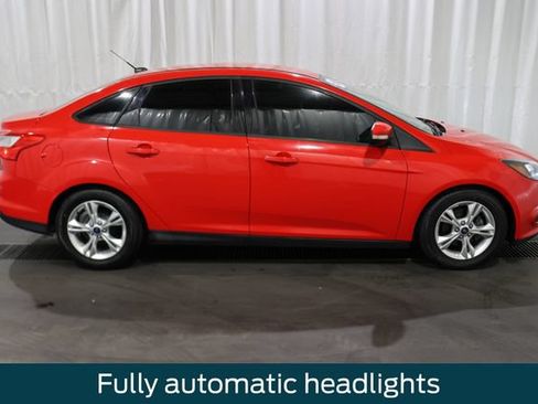 Used 2014 Ford Focus SE FWD image 2