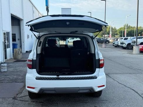Used 2023 Nissan Armada Platinum w/ Captain's Chairs Package AWD/4WD image 11