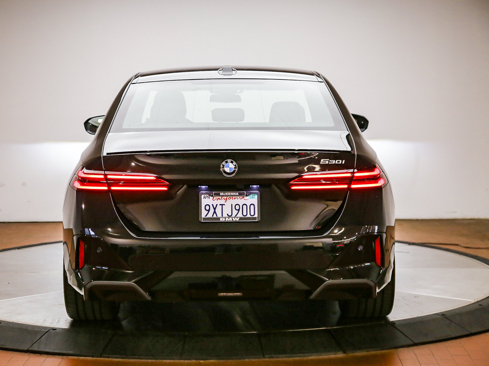 Used 2026 BMW 530i w/ M Sport Package RWD image 6