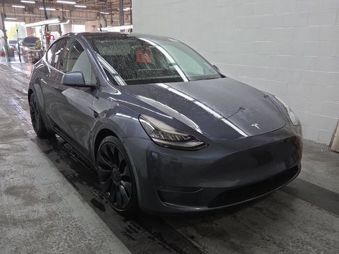 Used 2020 Tesla Model Y Performance image 2