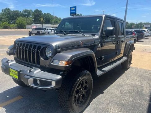 Used 2021 Jeep Gladiator Sport AWD/4WD image 7