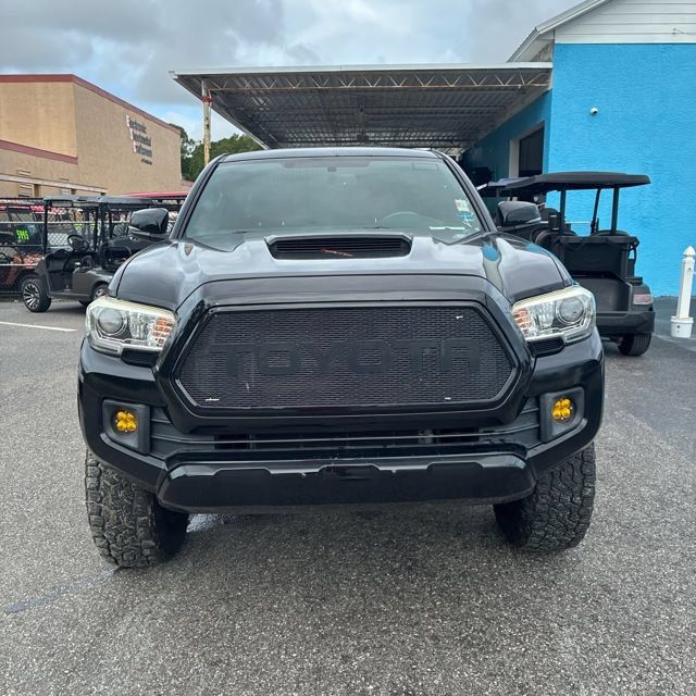 Used 2016 Toyota Tacoma TRD Sport w/ Towing Package AWD/4WD image 3