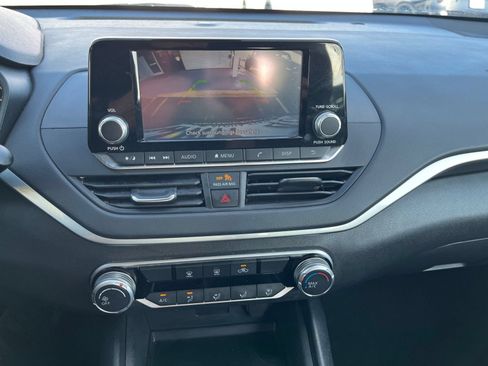 Used 2023 Nissan Altima 2.5 S FWD image 17