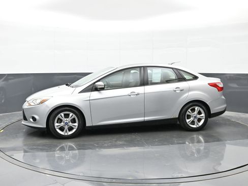 Used 2013 Ford Focus SE FWD image 9
