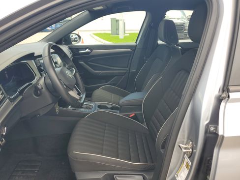 Used 2024 Volkswagen Jetta Sport image 11