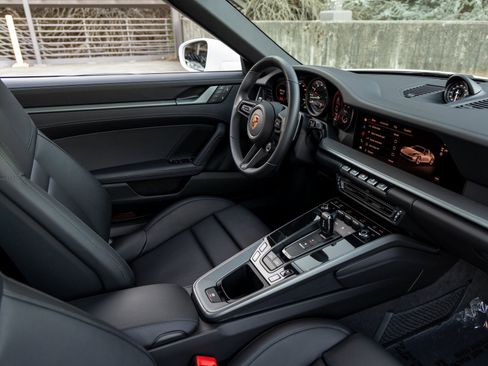 Certified 2024 Porsche 911 Targa 4S image 42