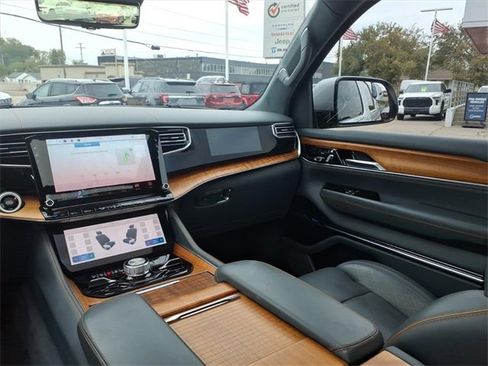 Used 2022 Jeep Grand Wagoneer Series II w/ Convenience Group III image 13