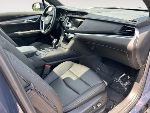 Used 2025 Cadillac XT6 Luxury AWD/4WD image 26
