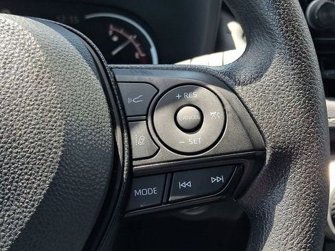 Used 2025 Toyota RAV4 XLE AWD/4WD image 21