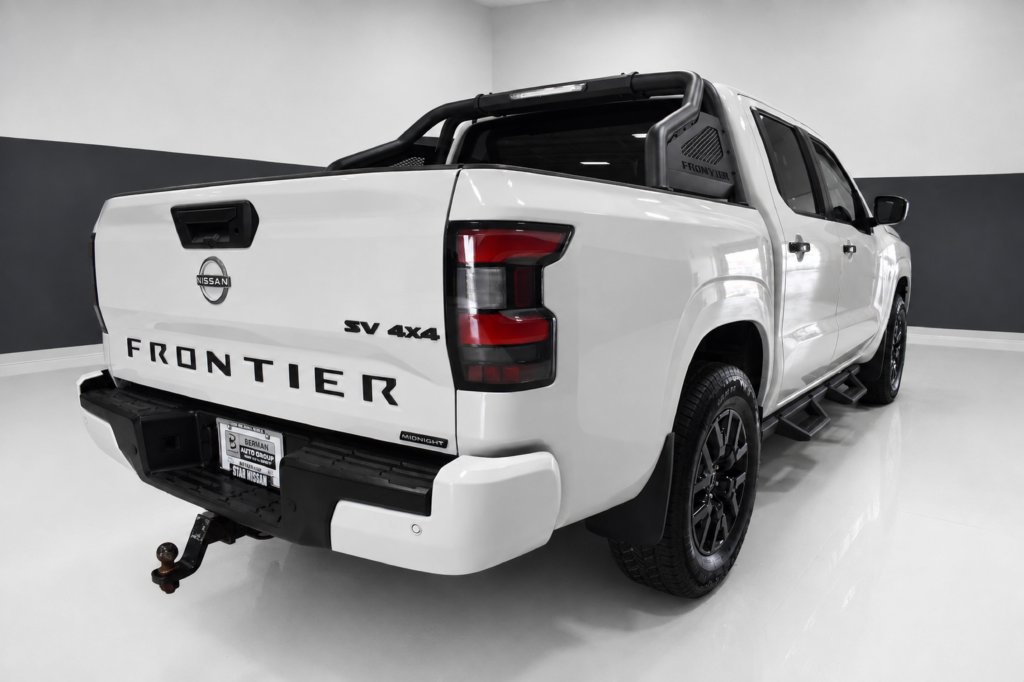Used 2023 Nissan Frontier SV w/ Midnight Edition Package AWD/4WD image 7