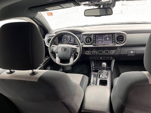 Used 2020 Toyota Tacoma TRD Off-Road image 42