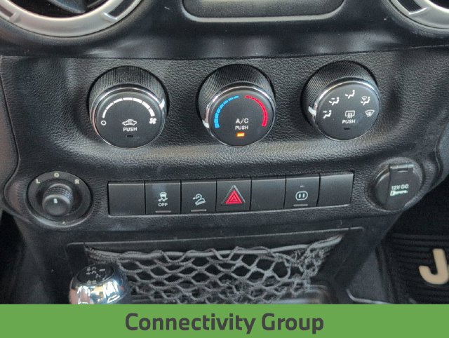 Used 2011 Jeep Wrangler Unlimited Sahara w/ Connectivity Group AWD/4WD image 21