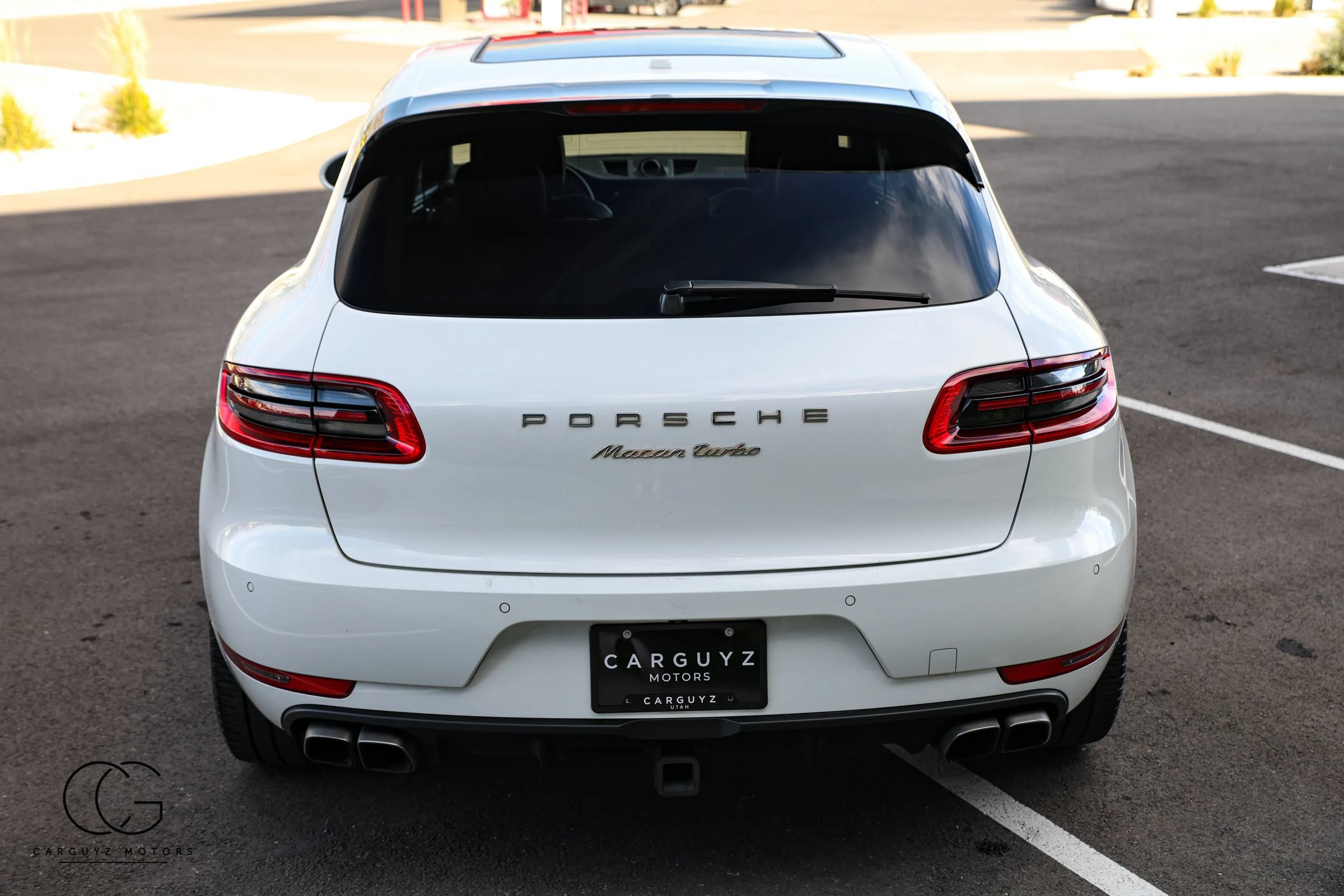 Used 2015 Porsche Macan Turbo AWD/4WD image 11