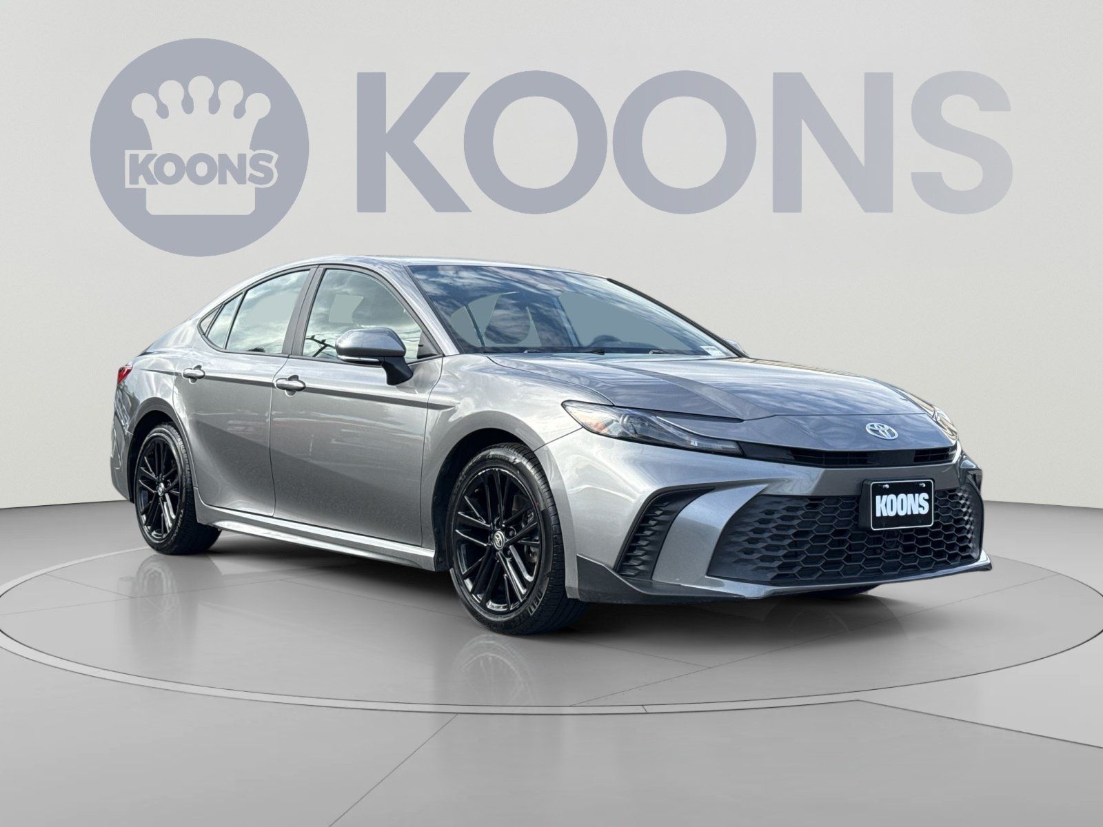 Used 2025 Toyota Camry SE FWD image 10