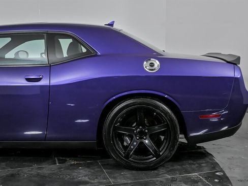 Used 2016 Dodge Challenger R/T Scat Pack w/ Leather Interior Group image 7