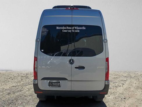 Used 2025 Mercedes-Benz Sprinter 2500 image 4