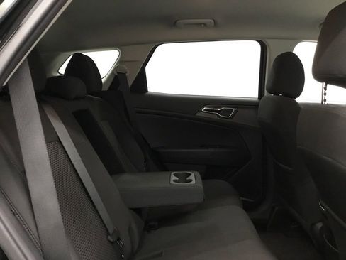 Used 2024 Kia Sportage LX AWD/4WD image 16