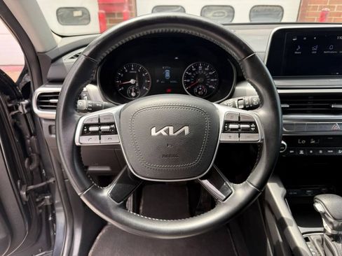 Used 2022 Kia Telluride LX AWD/4WD image 11