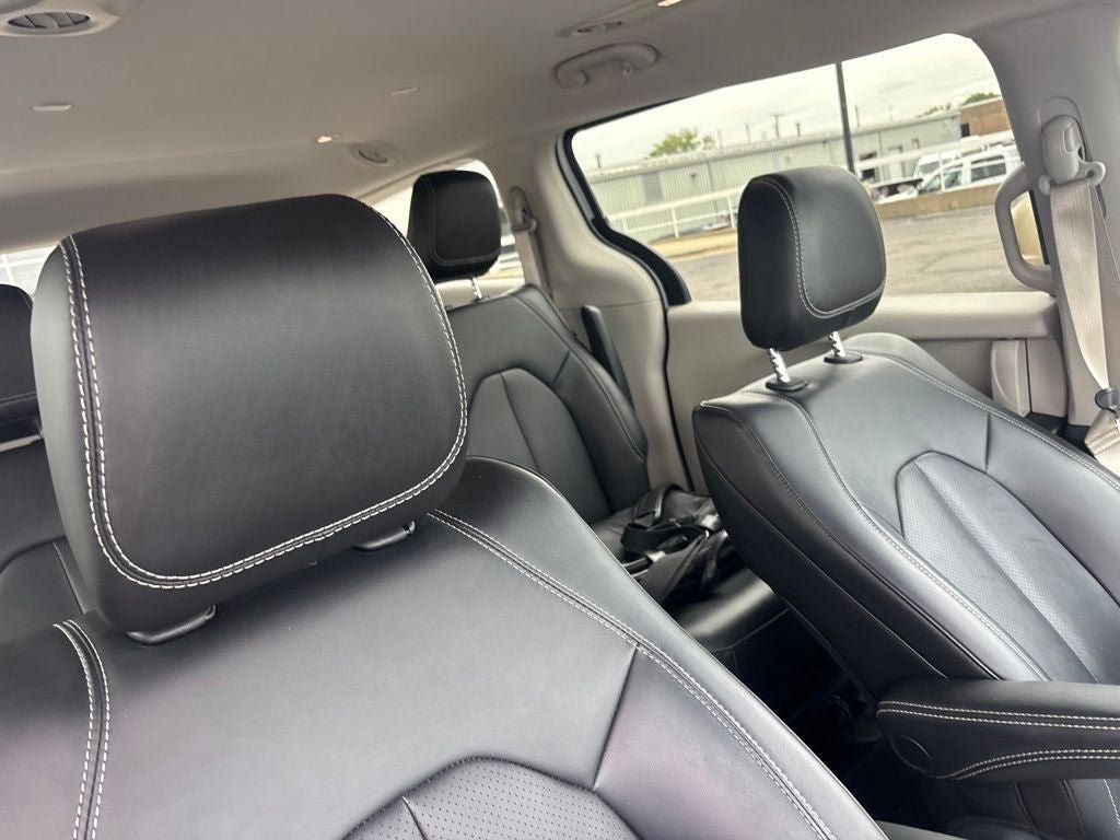 Used 2024 Chrysler Pacifica Limited FWD image 20