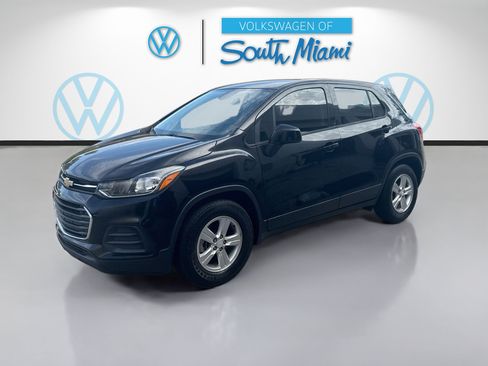 Used 2019 Chevrolet Trax LS FWD image 3
