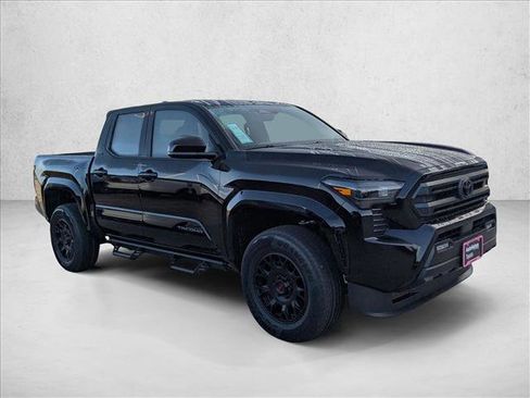 Used 2025 Toyota Tacoma SR5 AWD/4WD image 7