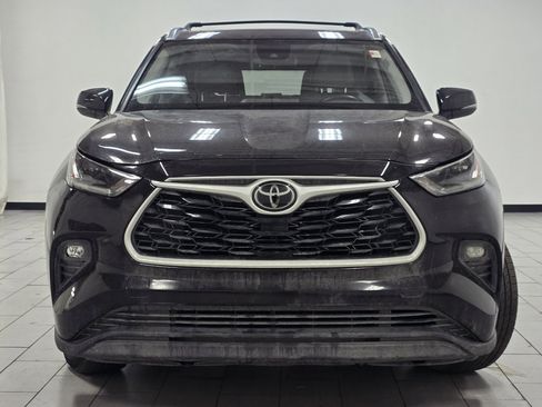 Used 2021 Toyota Highlander XLE image 11