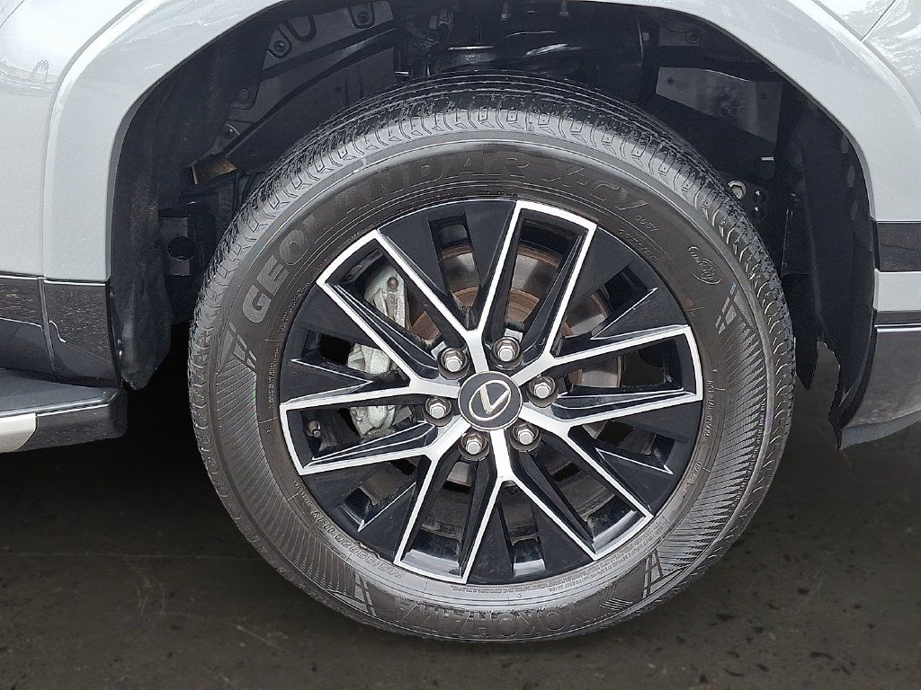 Used 2024 Lexus GX 550 w/ Accessory Package (2T) AWD/4WD image 9
