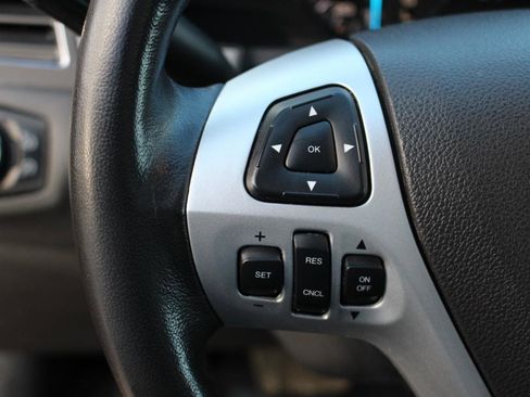 Used 2013 Ford Edge SEL image 19