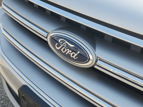Used 2017 Ford Escape Titanium w/ Equipment Group 301A AWD/4WD image 4