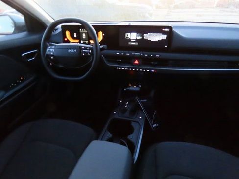 New 2025 Kia K4 LXS image 14