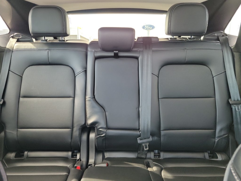 Certified 2023 Ford Escape Platinum AWD/4WD image 17