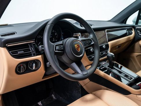New 2026 Porsche Macan image 13